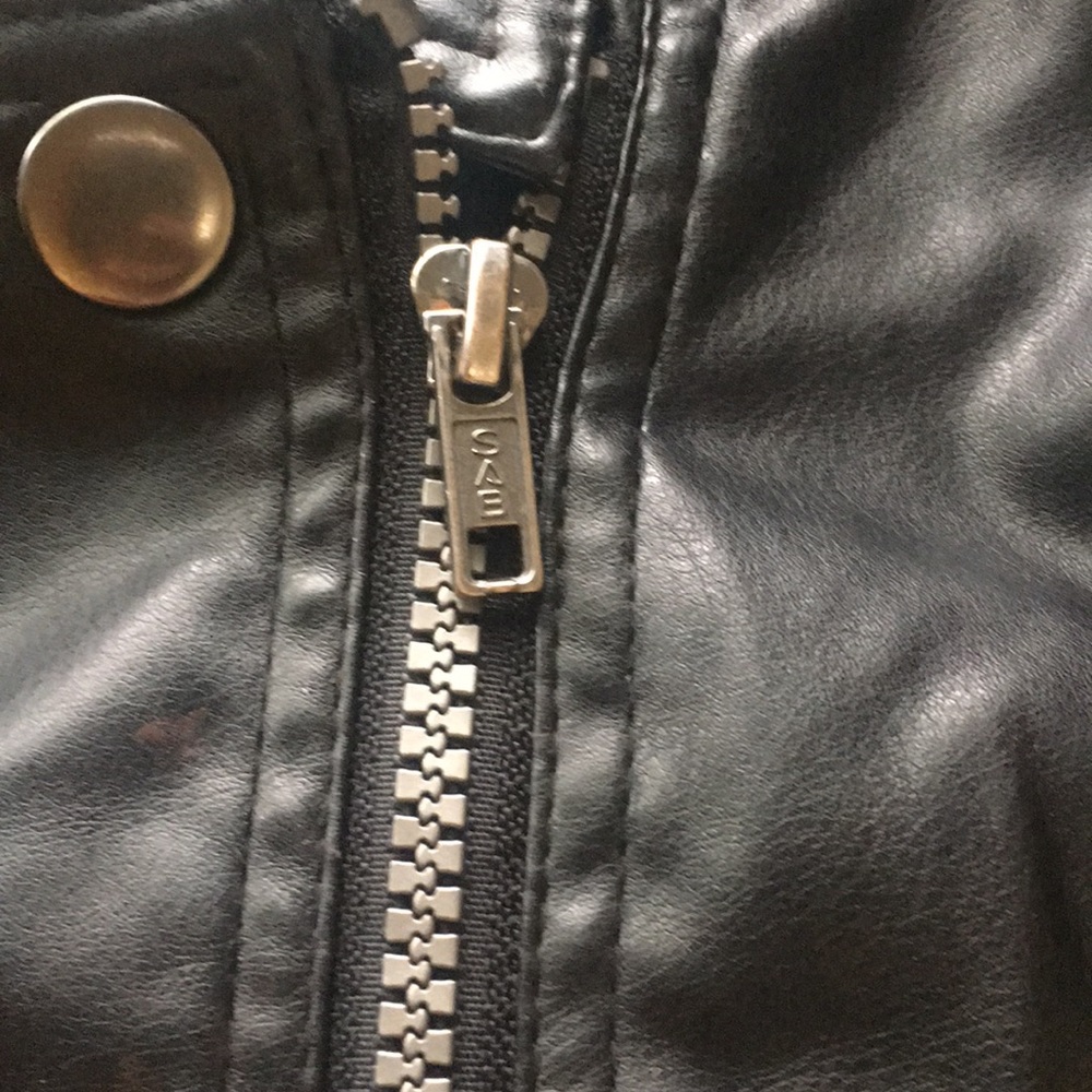 Leather jacket - Picture 3 of 4